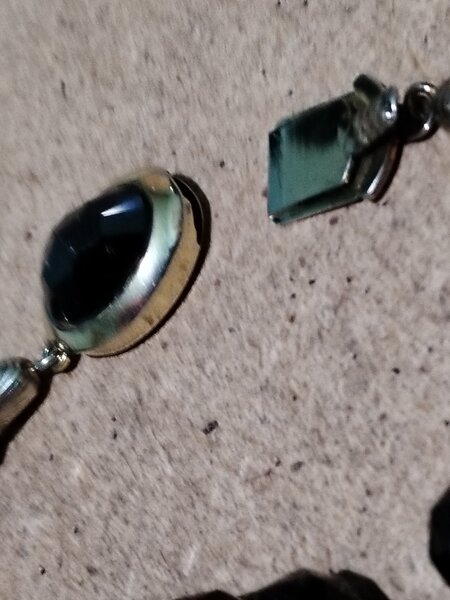 Colier vintage francez cu granate si incuietoare din argint aurit, marcate.