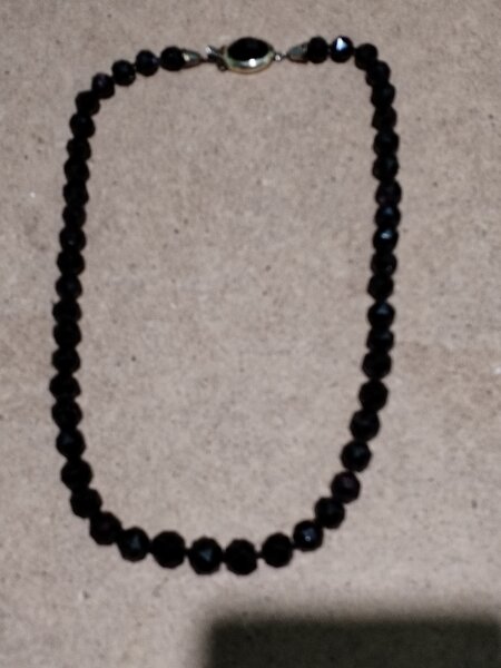 Colier vintage francez cu granate si incuietoare din argint aurit, marcate.